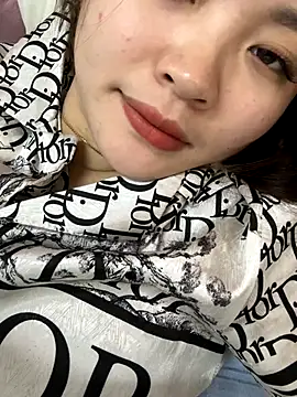 Snapshot of helo-kitty chatting on 11.12.25 helo-kitty online show from 11.12.25