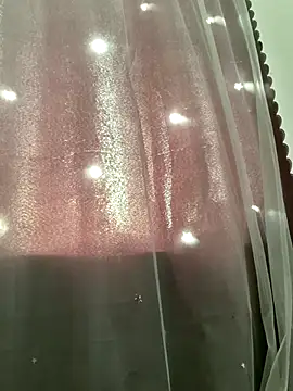 Snapshot of helo-kitty chatting on 12.15.25 helo-kitty online show from 12.15.25