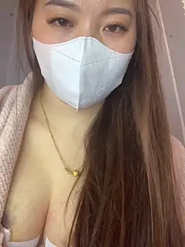 Snapshot of helo-kitty chatting on 01.05.26 helo-kitty online show from 01.05.26