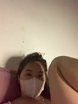 Snapshot of helo-kitty chatting on 02.25.26 helo-kitty online show from 02.25.26