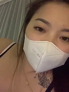 Snapshot of helo-kitty chatting on 03.28.26 helo-kitty online show from 03.28.26