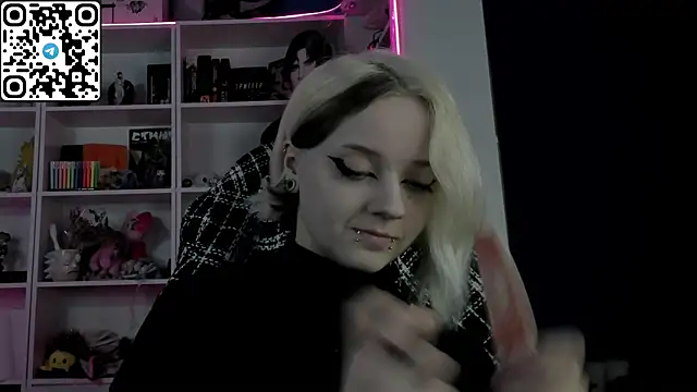 Holy Mistress S online show from 04.25.26