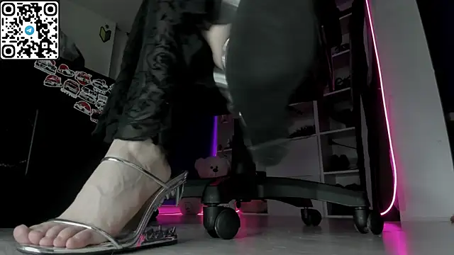 Holy Mistress S online show from 06.26.26