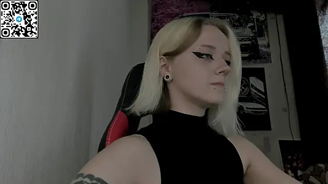 Holy Mistress S online show from 07.10.26