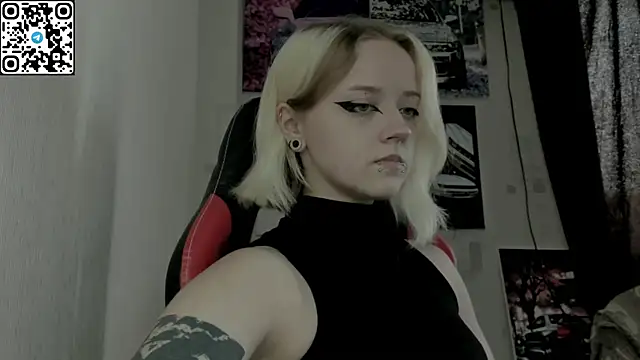 Holy Mistress S online show from 07.12.26