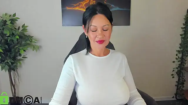 Sara Devills online show from 06.26.26