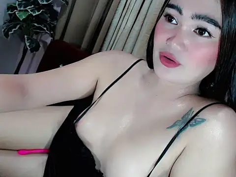 Snapshot of Felicity_lux chatting on 06.25.26 Felicity lux online show from 06.25.26