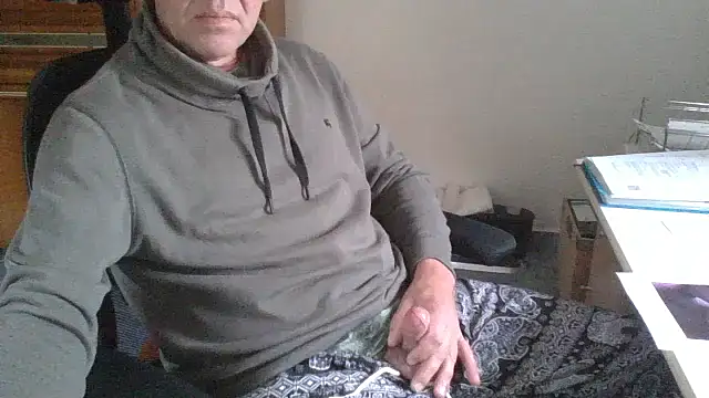 Lutzi1970 online show from 11.18.25