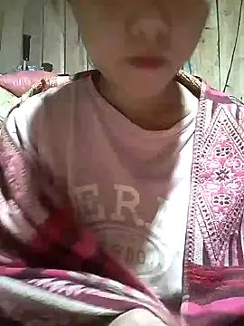 Quynhsumon online show from 11.02.25