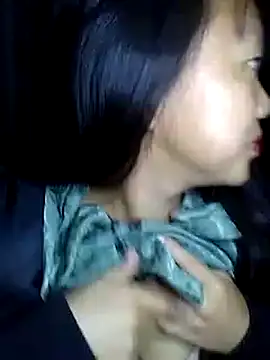 Quynhsumon online show from 11.19.25