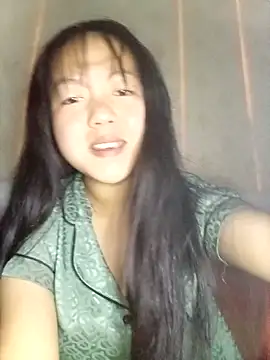 Quynhsumon online show from 04.26.26