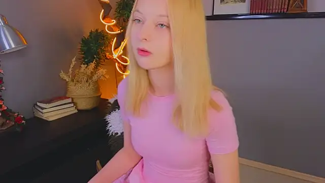 YungLyssy online show from 11.22.25