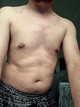 Snapshot of zomboy9800 chatting on 11.04.25 zomboy9800 online show from 11.04.25