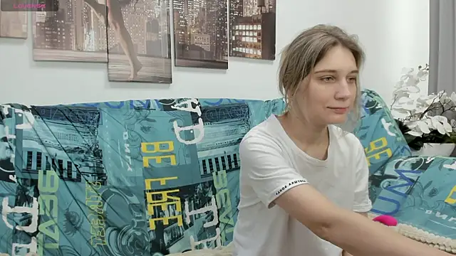 Snapshot of Tenderly_Sophie chatting on 12.19.25 Tenderly Sophie online show from 12.19.25