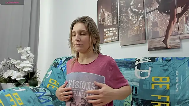 Snapshot of Tenderly_Sophie chatting on 01.11.26 Tenderly Sophie online show from 01.11.26