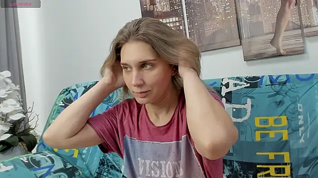 Snapshot of Tenderly_Sophie chatting on 01.17.26 Tenderly Sophie online show from 01.17.26