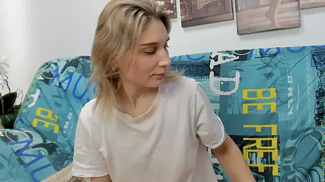 Snapshot of Tenderly_Sophie chatting on 02.21.26 Tenderly Sophie online show from 02.21.26