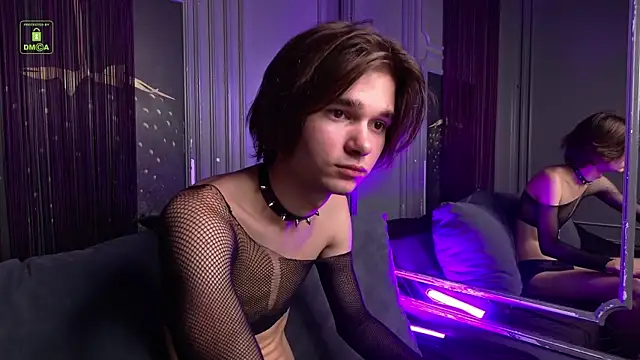 Snapshot of DavidLeatherhofff chatting on 11.17.25 DavidLeatherhofff online show from 11.17.25