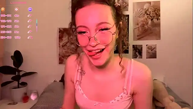 Kira Sanders online show from 11.18.25