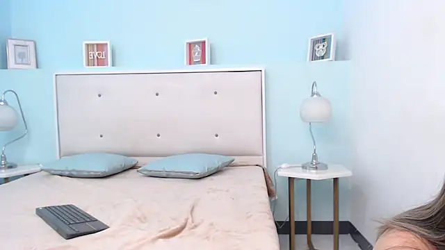 SusanWilliams  online show from 11.25.25