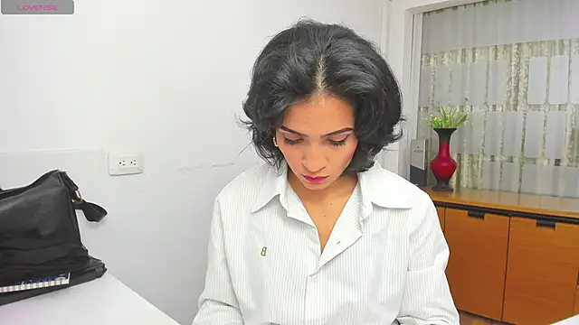 chloehanna online show from 11.11.25