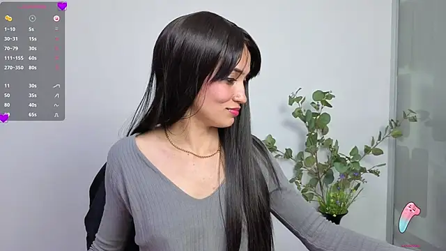Snapshot of chloehanna chatting on 06.19.26 chloehanna online show from 06.19.26