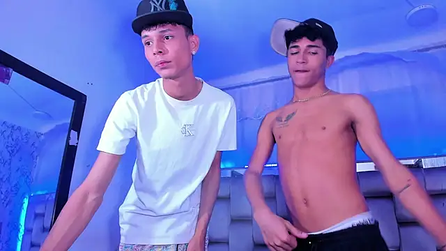 Snapshot of boyswantingplay chatting on 11.26.25 boyswantingplay online show from 11.26.25