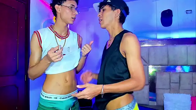 Snapshot of boyswantingplay chatting on 02.15.26 boyswantingplay online show from 02.15.26