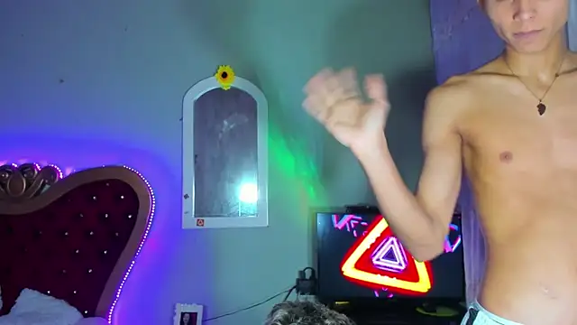 Snapshot of boyswantingplay chatting on 03.08.26 boyswantingplay online show from 03.08.26