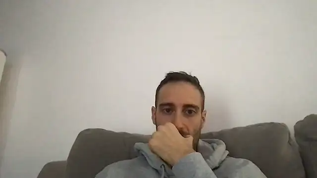 Snapshot of LukaShyGuy chatting on 01.10.26 LukaShyGuy online show from 01.10.26