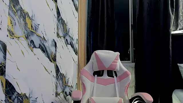 Scarlet DLuce online show from 11.07.25