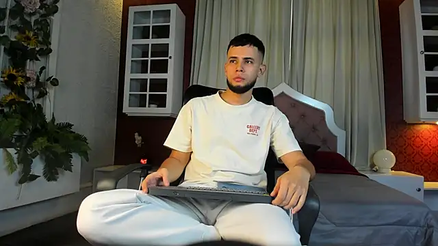 Maxcole 07 online show from 12.16.25