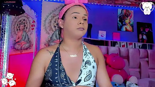 Snapshot of Zulema_Zahirx chatting on 11.06.25 Zulema Zahirx online show from 11.06.25