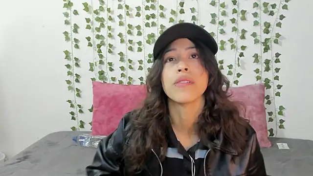 Snapshot of emily_jonessxx chatting on 01.15.26 emily jonessxx online show from 01.15.26