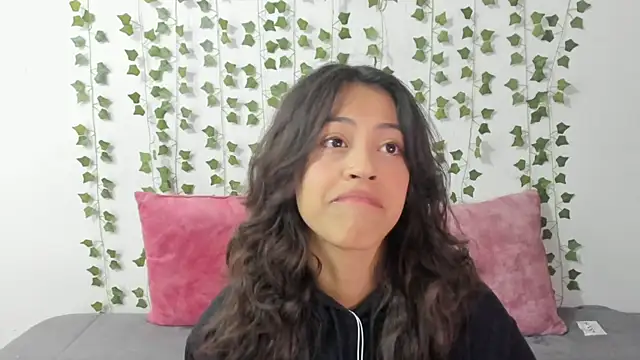 Snapshot of emily_jonessxx chatting on 01.16.26 emily jonessxx online show from 01.16.26