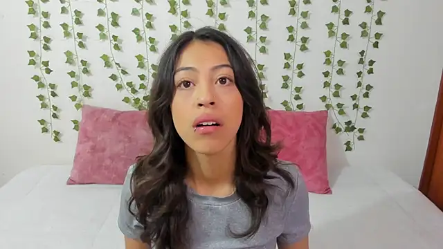 Snapshot of emily_jonessxx chatting on 02.15.26 emily jonessxx online show from 02.15.26