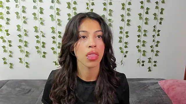 Snapshot of emily_jonessxx chatting on 03.06.26 emily jonessxx online show from 03.06.26