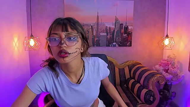 Snapshot of Noa_clk chatting on 10.26.25 Noa clk online show from 10.26.25