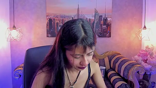 Snapshot of Noa_clk chatting on 10.29.25 Noa clk online show from 10.29.25