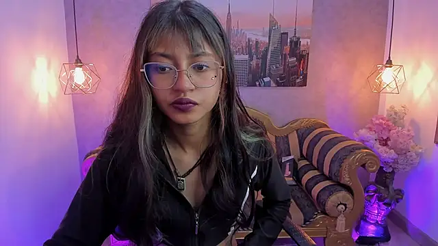 Snapshot of Noa_clk chatting on 11.12.25 Noa clk online show from 11.12.25