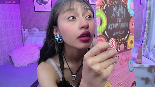 Snapshot of Noa_clk chatting on 11.19.25 Noa clk online show from 11.19.25