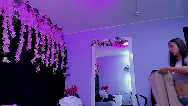 Gabyy Cooper  online show from 06.04.26