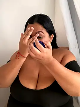 Snapshot of jasminboobs_ chatting on 11.01.25 jasminboobs online show from 11.01.25