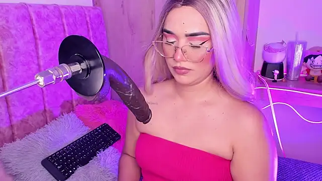 laana foxx online show from 07.24.26