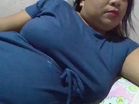 Snapshot of xxmysweetpinayy69 chatting on 10.24.25 xxmysweetpinayy69 online show from 10.24.25