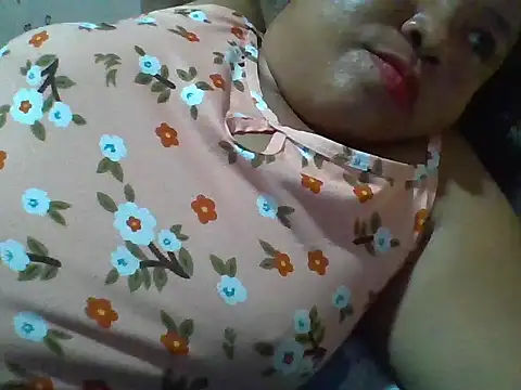 Snapshot of xxmysweetpinayy69 chatting on 03.05.26 xxmysweetpinayy69 online show from 03.05.26