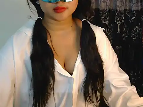 Snapshot of crazy_witch chatting on 10.31.25 crazy witch online show from 10.31.25