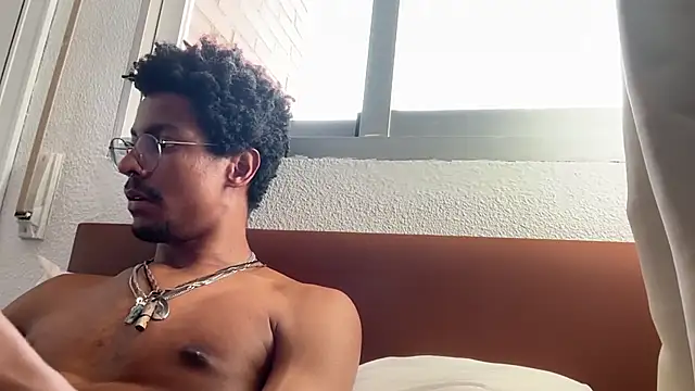 Albert Madrid online show from 06.16.26