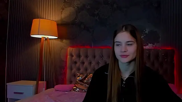 LuisaClover online show from 11.29.25