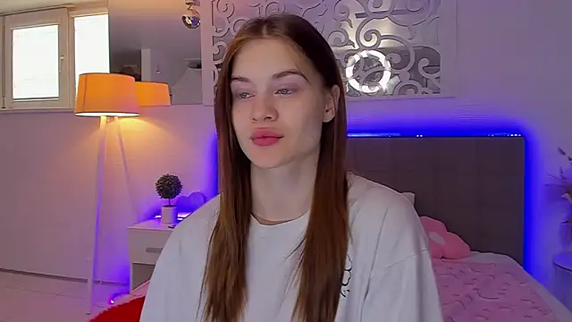 LuisaClover online show from 04.21.26